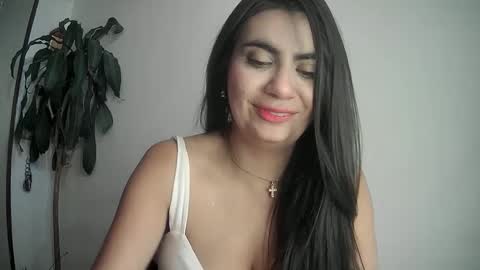 Snapshot of silviecollins chatting on 02.04.25 Silvie online show from 02.04.25