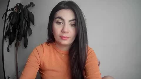Snapshot of silviecollins chatting on 02.06.25 Silvie online show from 02.06.25