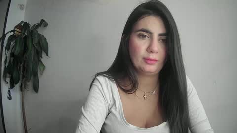 Snapshot of silviecollins chatting on 02.17.25 Silvie online show from 02.17.25