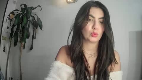 Snapshot of silviecollins chatting on 03.08.25 Silvie online show from 03.08.25