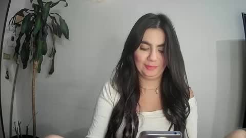 Snapshot of silviecollins chatting on 03.12.25 Silvie online show from 03.12.25