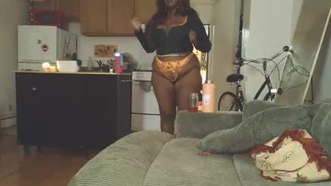 Simin Fox online show from 10.27.25