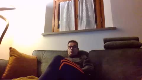 Snapshot of simmeturbate chatting on 10.27.25 Italiandaddyitalydickassbottomassholecomshowmasturbatenudeboyitalyatleticcutemuscolarhardcockdickboy online show from 10.27.25