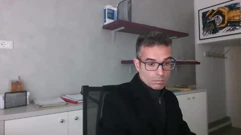 Snapshot of simmeturbate chatting on 11.21.25 Italiandaddyitalydickassbottomassholecomshowmasturbatenudeboyitalyatleticcutemuscolarhardcockdickboy online show from 11.21.25