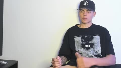 Simon Independent Model online show from 03.03.25