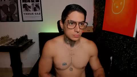 Snapshot of simon_cortes chatting on 07.29.26 Simon Cortes online show from 07.29.26