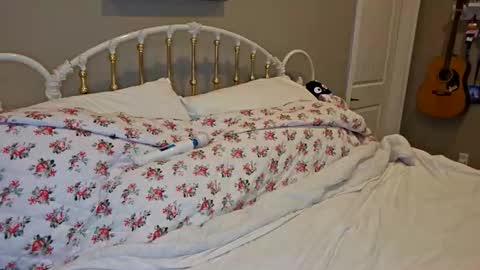 simonesighren online show from 04.12.26