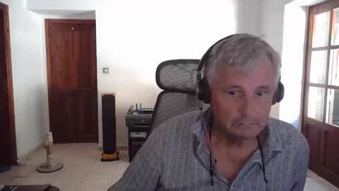 Snapshot of simonthenudist chatting on 10.07.25 Simon online show from 10.07.25