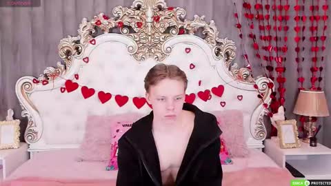 Snapshot of simonwarner chatting on 02.19.26 Simon online show from 02.19.26