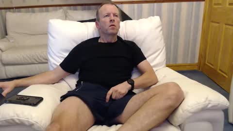 Snapshot of simples_0101 chatting on 12.20.24 Simples online show from 12.20.24