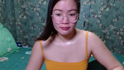 Snapshot of simply_niki chatting on 02.16.25 zia online show from 02.16.25