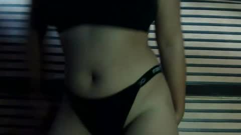 Snapshot of simply_y0urs chatting on 01.15.25 simply_y0urs online show from 01.15.25