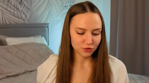 Snapshot of simplyzoe chatting on 02.22.26 Zoe online show from 02.22.26