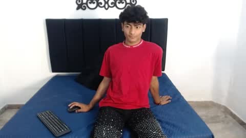 Snapshot of sinboy_ chatting on 04.17.26 online show from 04.17.26