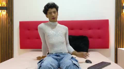Snapshot of sinboy_ chatting on 06.12.26 online show from 06.12.26