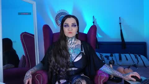 Snapshot of sindeleros chatting on 01.13.25 Ms. Sindel online show from 01.13.25