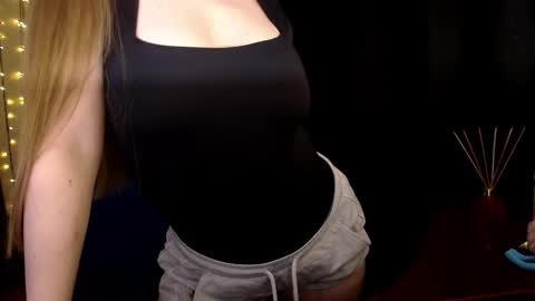 Sindi online show from 04.22.26