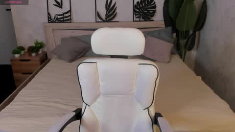 Snapshot of sindy_ortega chatting on 04.24.26 Hi my name is Cindy Id love to see you on my stream. My schedule for the week 2 GMT 3am-9am MoTuFrSaSu online show from 04.24.26