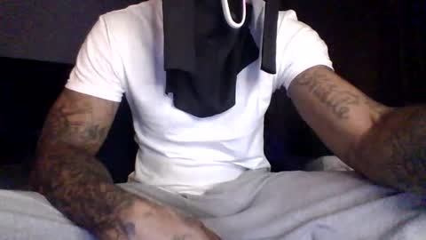 Snapshot of sinful365 chatting on 11.24.25 sinful365 online show from 11.24.25