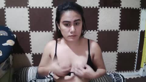 Snapshot of singlemomma31 chatting on 02.01.25 stef online show from 02.01.25