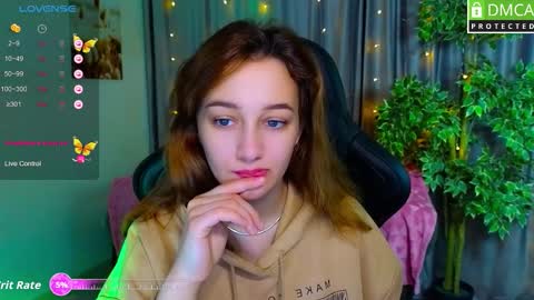 Snapshot of sinty_noria chatting on 11.10.25 Sinty Noria online show from 11.10.25