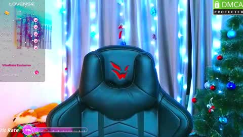 Snapshot of sinty_noria chatting on 12.16.25 Sinty Noria online show from 12.16.25