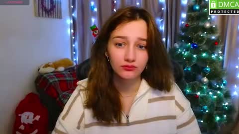 Snapshot of sinty_noria chatting on 12.22.25 Sinty Noria online show from 12.22.25