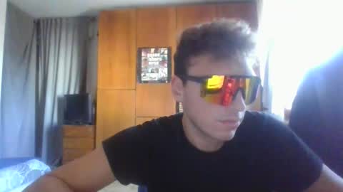 Snapshot of sinvi1915 chatting on 10.14.25 sinvi1915 online show from 10.14.25