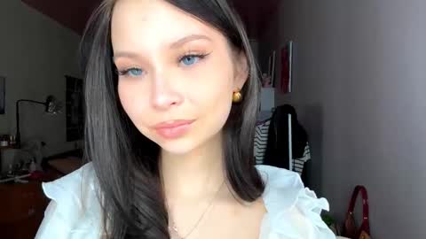 Emma online show from 11.18.25