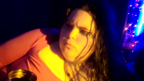 Siofra online show from 11.14.25