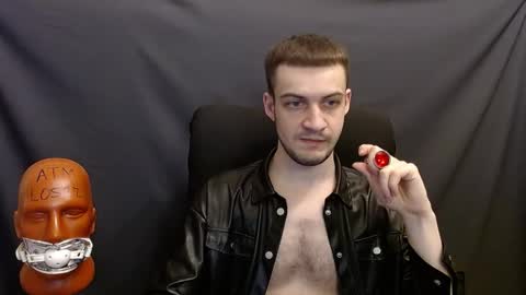 Snapshot of sir_damien chatting on 12.22.24 Sir Damien online show from 12.22.24