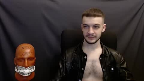 Snapshot of sir_damien chatting on 12.27.24 Sir Damien online show from 12.27.24
