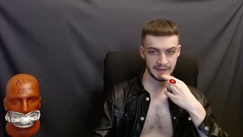 Snapshot of sir_damien chatting on 12.28.24 Sir Damien online show from 12.28.24