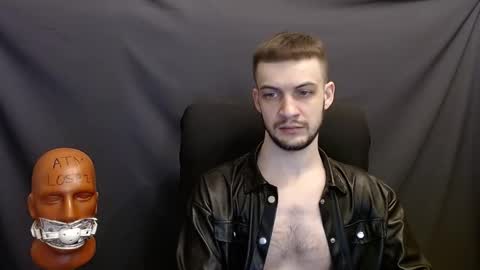 Snapshot of sir_damien chatting on 01.01.25 Sir Damien online show from 01.01.25