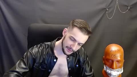 Snapshot of sir_damien chatting on 01.29.25 Sir Damien online show from 01.29.25