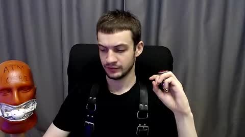 Snapshot of sir_damien chatting on 09.19.25 Sir Damien online show from 09.19.25