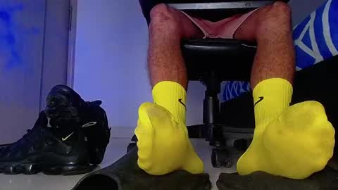 only foot                         worshipers here online show from 02.25.26