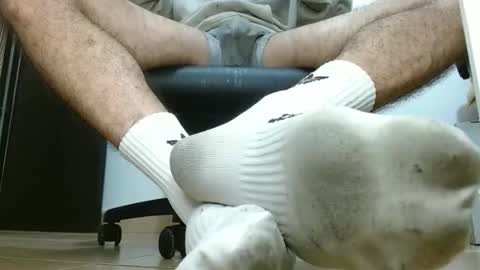 Snapshot of sir_tall_dom chatting on 12.21.25 AlphaMaster Rodrick online show from 12.21.25