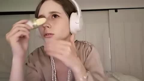 Snapshot of sirenabernstrom chatting on 06.18.26 Soly online show from 06.18.26