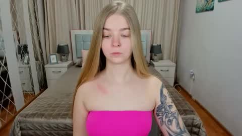 SirenaBloom online show from 02.19.26