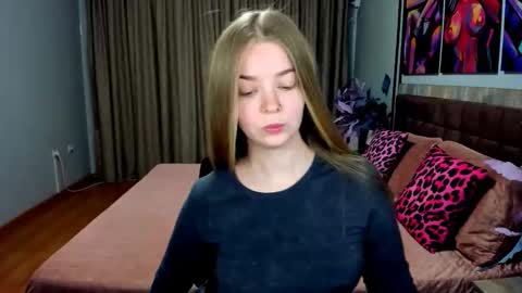 Snapshot of sirenabloom chatting on 05.01.26 SirenaBloom online show from 05.01.26