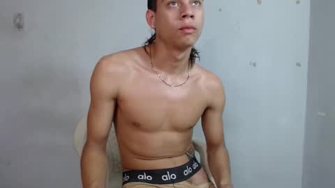 Snapshot of sirryant chatting on 10.29.25 SIR RYANT online show from 10.29.25