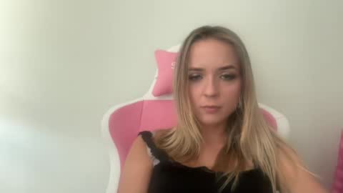Snapshot of sisi_bunny chatting on 07.06.26 Sisi Bunny online show from 07.06.26