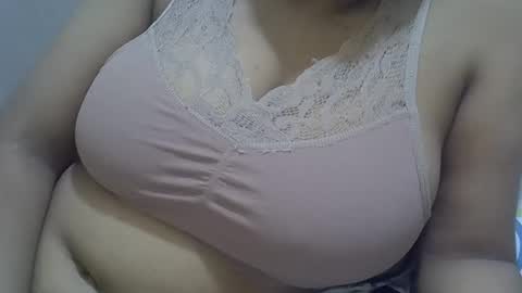 Snapshot of sisibrown97 chatting on 11.08.25 brown online show from 11.08.25