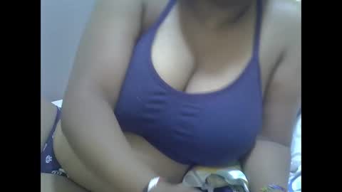 Snapshot of sisibrown97 chatting on 01.12.26 brown online show from 01.12.26