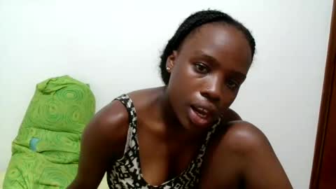 Snapshot of sismile chatting on 03.24.26 shannie online show from 03.24.26