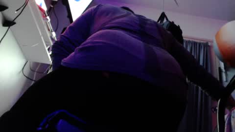 Snapshot of sissyboilooking chatting on 06.29.26 RESPONDS WELL TO ... online show from 06.29.26