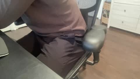 Snapshot of sissytraining2 chatting on 12.19.24 sissytraining2 online show from 12.19.24