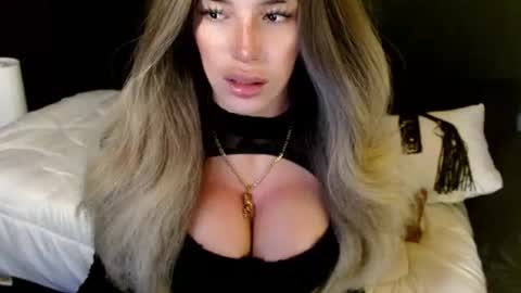 Snapshot of sizzling_cassie130 chatting on 07.01.26 Cassie online show from 07.01.26