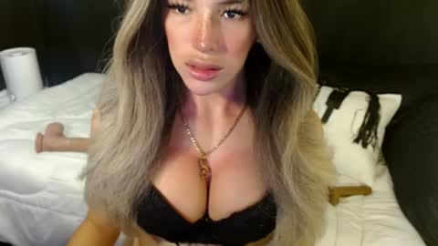 Snapshot of sizzling_cassie130 chatting on 07.07.26 Cassie online show from 07.07.26